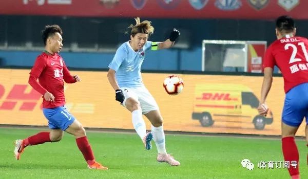  兰斯主场雨战险胜保级直接竞争对手梅斯